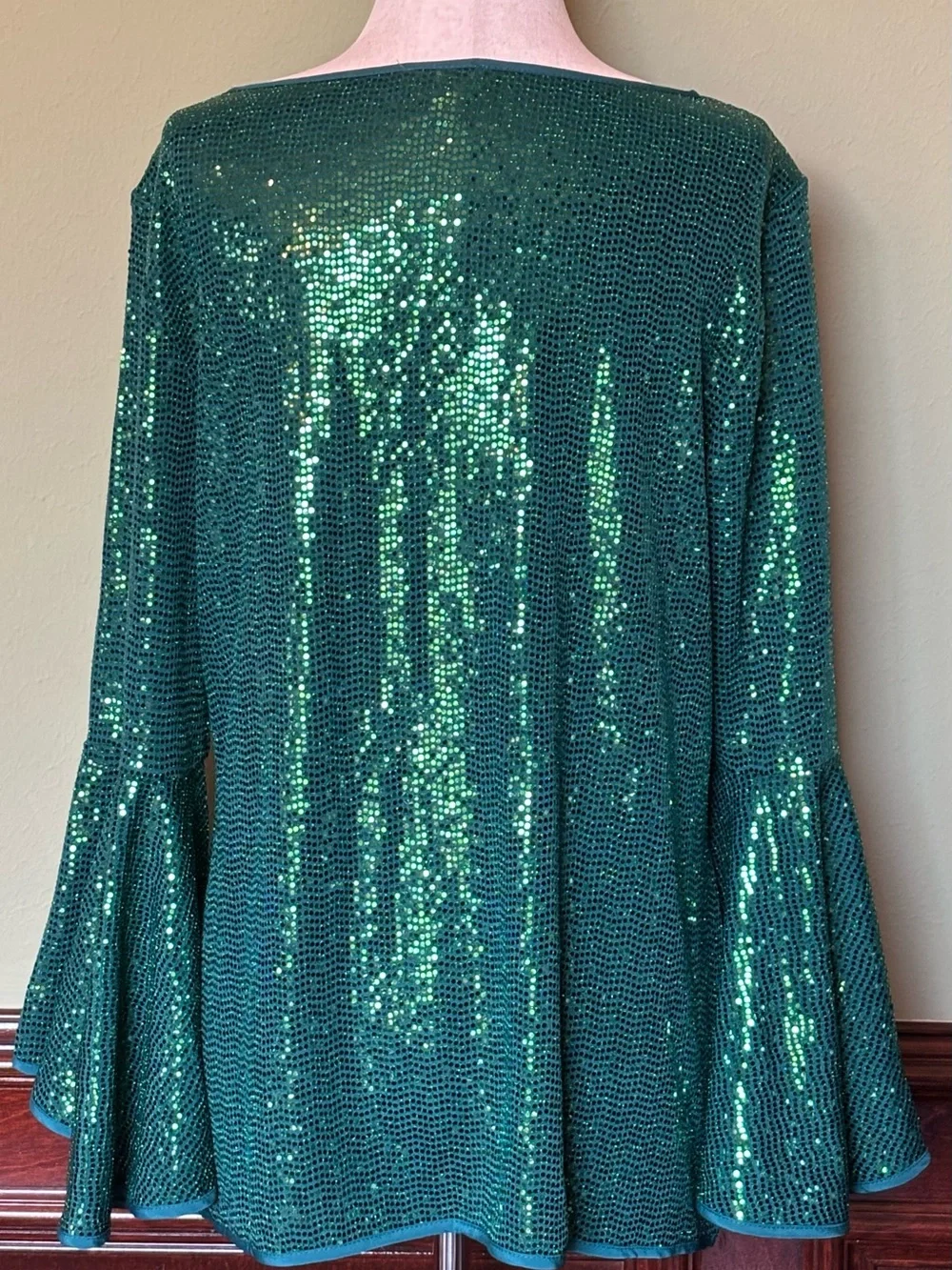 Vince Camuto Emerald Green Sequin Bell Sleeve Top